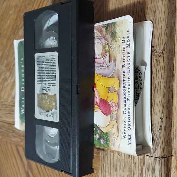 Walt Disney's Masterpiece The Many Adventures Of Winnie-The-Pooh VHS - Picture 7 of 10